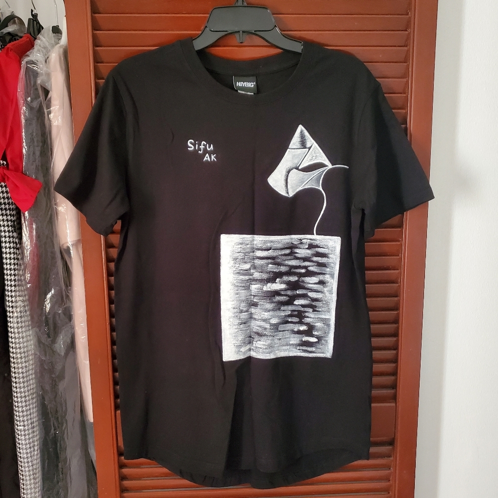 Hand-painted T-shirt by Sifu-Art M ~ L